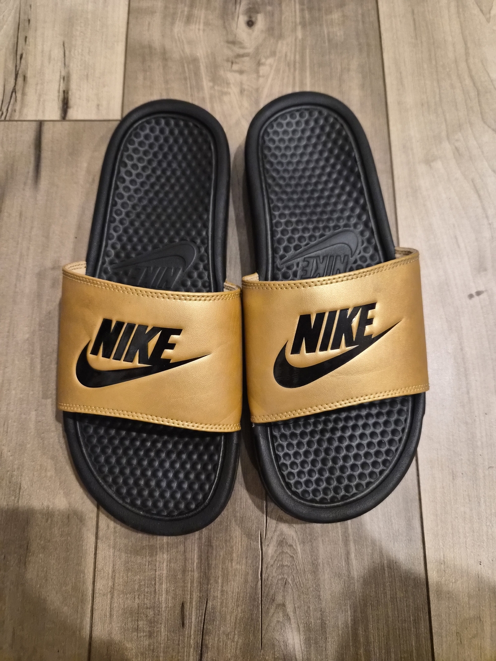 Nike Womens Slide Gold/Black